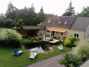 Spacieuse Villa avec Jardin, Proche du Centre, Piscine Naturelle, et Activités au Mans - FR-1-410-231